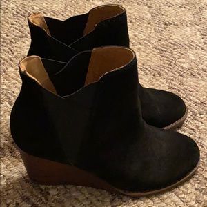 NWOT Lucky Brand Wedge Booties
